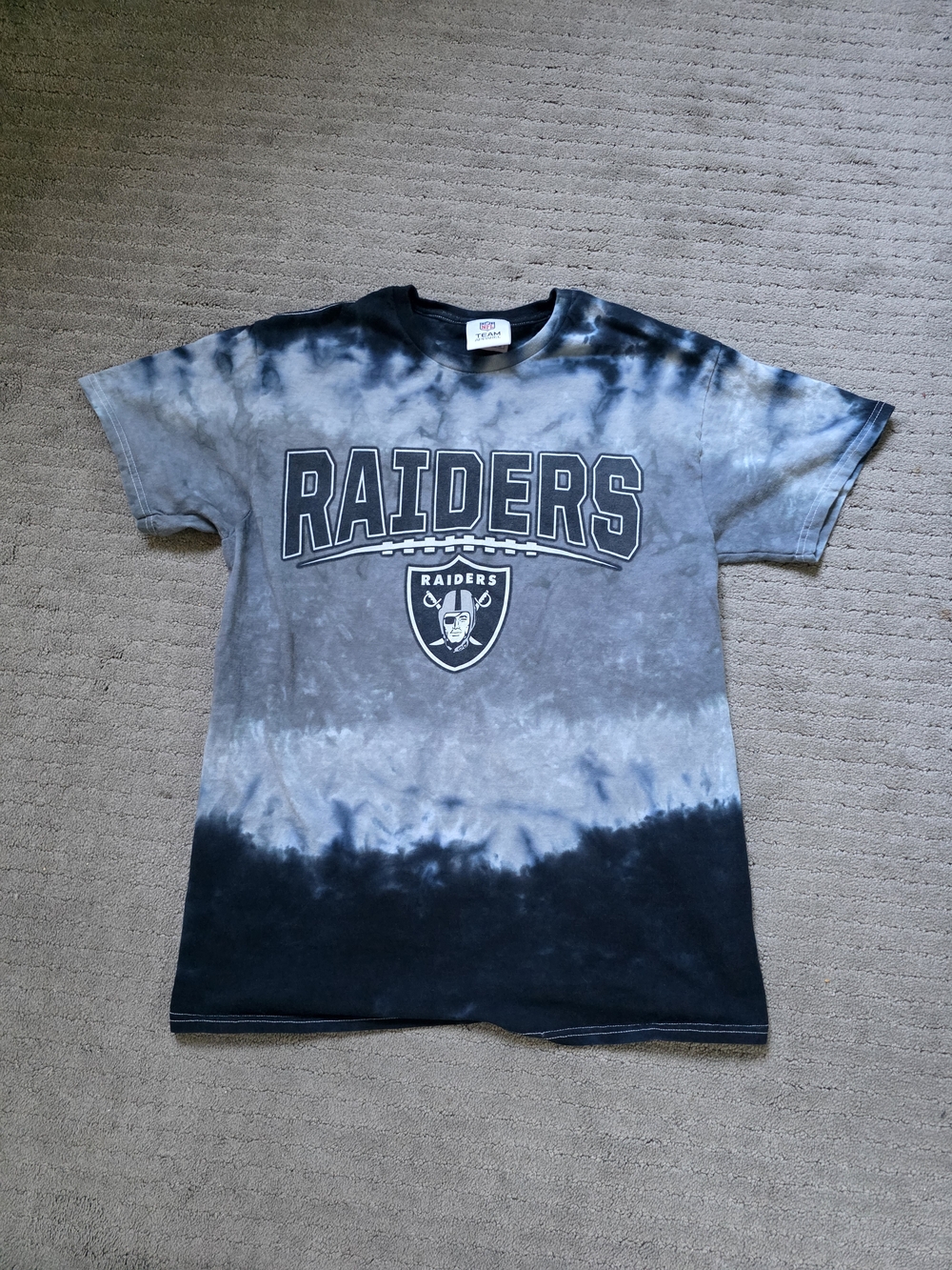 NFL Raiders Tie-Dye Logo Tee in Black and Gray
